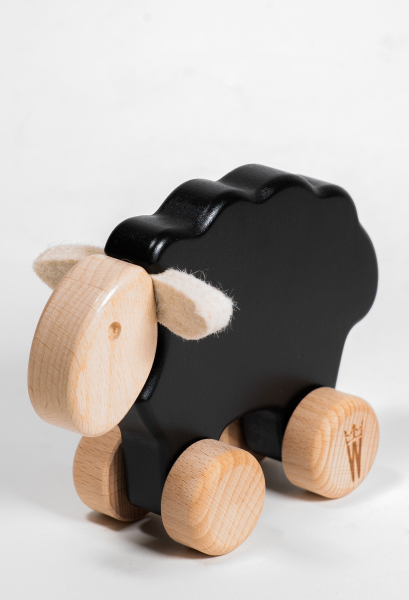 Zabawka dla dzieci Owca na drewnianych kółkach